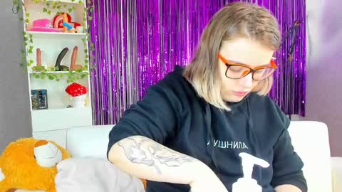 Snapshot of seductive_she_wolf chatting on 02-24-25, 08:27 seductive_she_wolf online show from 02-24-25, 08:27