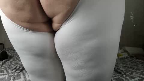 Snapshot of seductive_she_wolf chatting on 09-12-25, 02:44 seductive_she_wolf online show from 09-12-25, 02:44