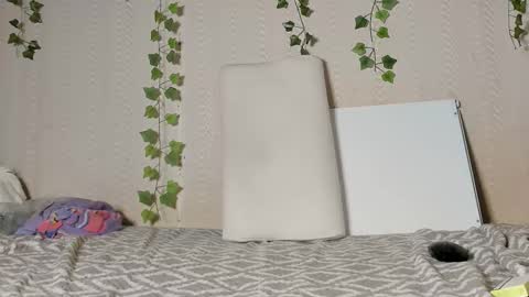 Snapshot of seductive_she_wolf chatting on 09-23-25, 06:11 seductive_she_wolf online show from 09-23-25, 06:11