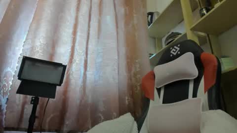 Snapshot of seductive_she_wolf chatting on 11-04-25, 12:48 seductive_she_wolf online show from 11-04-25, 12:48