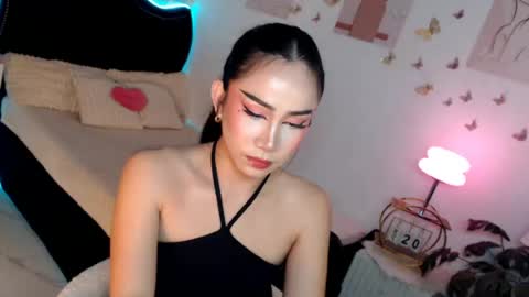 Snapshot of seductive_vana chatting on 06-19-26, 06:34 Vanessa online show from 06-19-26, 06:34