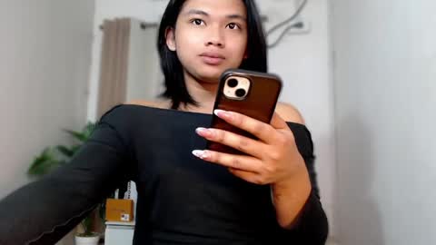 Snapshot of seductivedeluxe69 chatting on 05-22-26, 04:52 Deluxe online show from 05-22-26, 04:52
