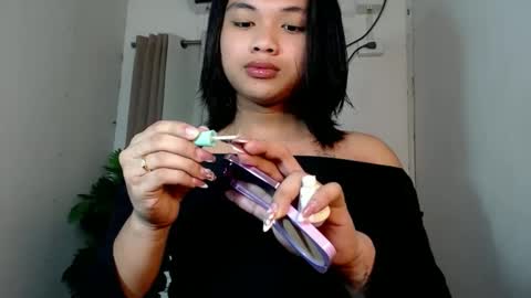 Snapshot of seductivedeluxe69 chatting on 05-25-26, 12:55 Deluxe online show from 05-25-26, 12:55