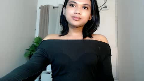 Snapshot of seductivedeluxe69 chatting on 05-28-26, 08:17 Deluxe online show from 05-28-26, 08:17