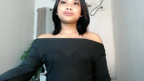 Snapshot of seductivedeluxe69 chatting on 05-31-26, 07:26 Deluxe online show from 05-31-26, 07:26