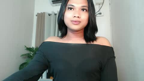 Snapshot of seductivedeluxe69 chatting on 06-07-26, 05:06 Deluxe online show from 06-07-26, 05:06