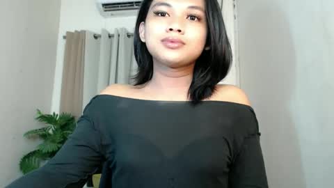 Snapshot of seductivedeluxe69 chatting on 06-10-26, 07:18 Deluxe online show from 06-10-26, 07:18