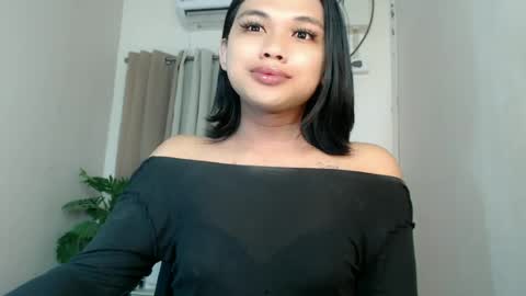 Snapshot of seductivedeluxe69 chatting on 06-11-26, 11:03 Deluxe online show from 06-11-26, 11:03