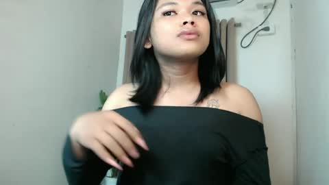 Snapshot of seductivedeluxe69 chatting on 07-19-26, 09:13 Deluxe online show from 07-19-26, 09:13