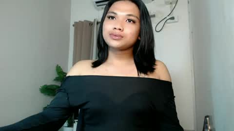 Snapshot of seductivedeluxe69 chatting on 07-23-26, 09:35 Deluxe online show from 07-23-26, 09:35