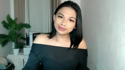 Snapshot of seductivedeluxe69 chatting on 07-28-26, 06:20 Deluxe online show from 07-28-26, 06:20