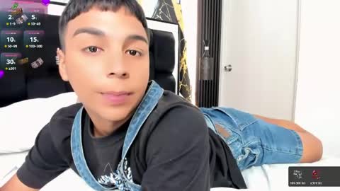 Snapshot of seductivo_jr chatting on 04-29-26, 04:05 seductivo online show from 04-29-26, 04:05