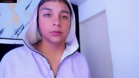 Snapshot of seductivo_jr chatting on 05-07-26, 05:46 seductivo online show from 05-07-26, 05:46
