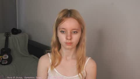 Snapshot of seebunny chatting on 06-21-26, 04:31 See Its honey bunny im Lana online show from 06-21-26, 04:31