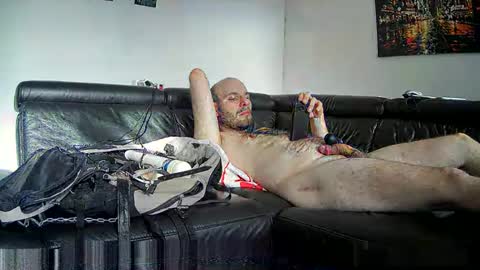 Snapshot of seeebi chatting on 12-28-24, 10:25 Sebastian online show from 12-28-24, 10:25