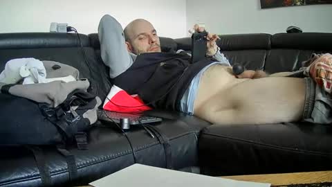 Snapshot of seeebi chatting on 02-16-25, 09:37 Sebastian online show from 02-16-25, 09:37