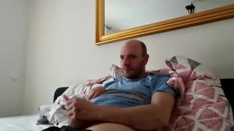 Sebastian online show from 04-23-26, 08:02