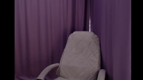 Snapshot of seeemily chatting on 04-15-26, 06:42 Emily online show from 04-15-26, 06:42