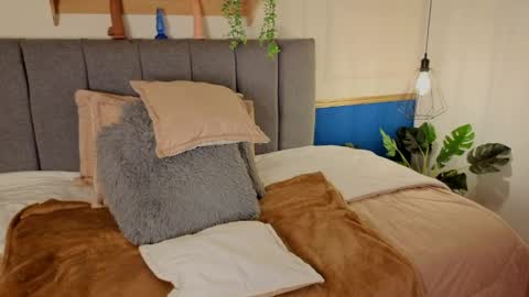 Snapshot of selena__noir chatting on 03-31-26, 07:25 Call me S E L E N A online show from 03-31-26, 07:25