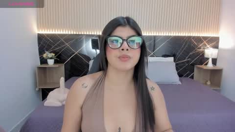 Selena online show from 02-11-26, 02:27