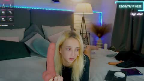 Selena Lily online show from 10-09-25, 01:09