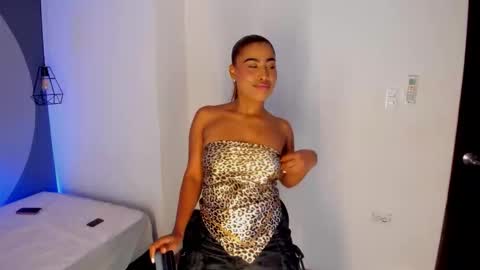 Selena online show from 10-09-25, 11:41