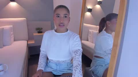 Selena online show from 11-29-25, 10:51