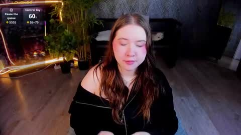 Snapshot of selena_muse_ chatting on 03-07-26, 01:41 Selena online show from 03-07-26, 01:41