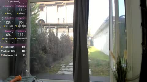 Selena online show from 02-14-25, 10:49