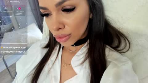 Selena online show from 03-07-25, 12:01