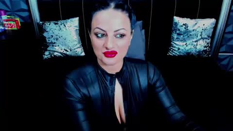 Snapshot of selena_vixen chatting on 02-22-25, 05:23 Selene online show from 02-22-25, 05:23