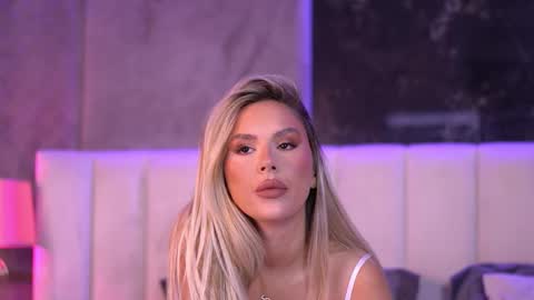 Selena online show from 03-17-26, 08:39