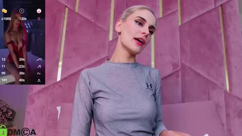 Selena online show from 09-25-25, 03:21