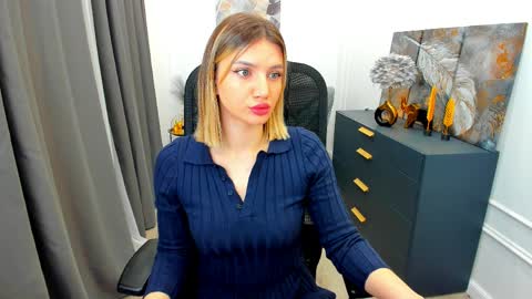 selenaemoore online show from 03-26-26, 03:45