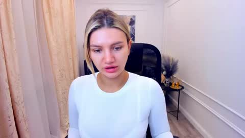 selenaemoore online show from 06-05-26, 06:52