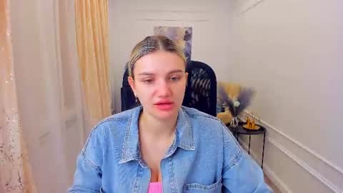 selenaemoore online show from 06-21-26, 03:53