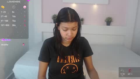 Snapshot of selenafox6 chatting on 02-10-25, 12:29 selenafox6 online show from 02-10-25, 12:29