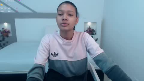 Snapshot of selenafox6 chatting on 02-16-25, 11:05 selenafox6 online show from 02-16-25, 11:05