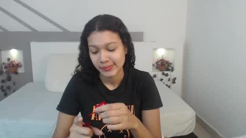 Snapshot of selenafox6 chatting on 02-19-25, 11:28 selenafox6 online show from 02-19-25, 11:28