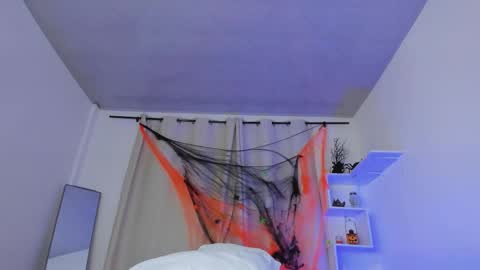 selenafox online show from 10-30-25, 02:02