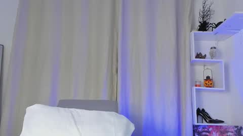 selenafox online show from 11-06-25, 02:01