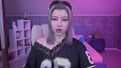 selenairis online show from 05-19-26, 06:53