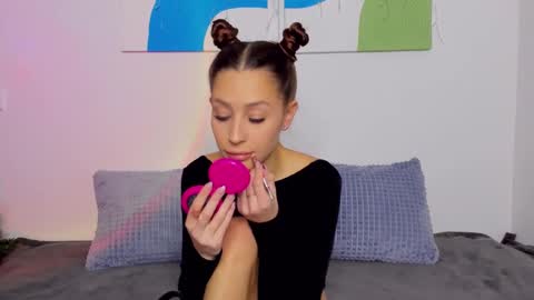 Selena online show from 01-11-25, 10:29