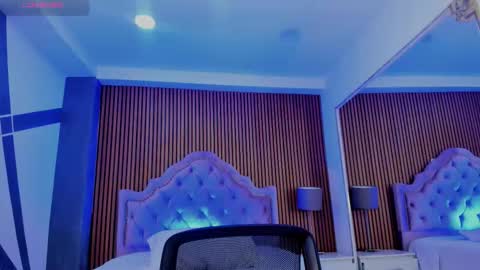 selenastonne online show from 09-23-25, 08:01