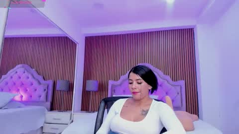 selenastonne online show from 11-08-25, 09:46