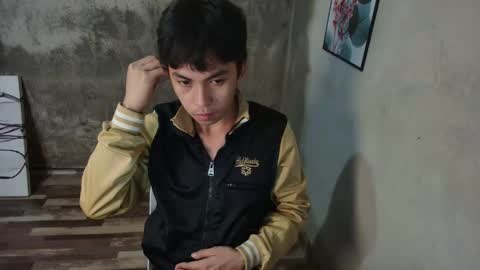 Snapshot of selene_0417 chatting on 09-24-25, 06:44 Aprilane online show from 09-24-25, 06:44