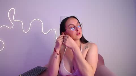 selene_swee online show from 06-14-26, 07:49