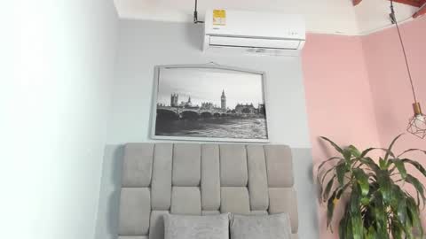 Selene online show from 10-19-25, 07:47