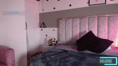 Selene online show from 09-25-25, 11:25