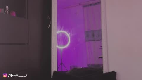 Snapshot of selenee___e chatting on 02-17-25, 05:04 selene online show from 02-17-25, 05:04